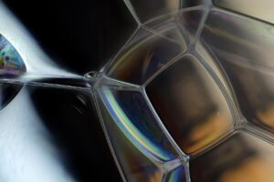 かぶれない白髪染めを選ぶ際の界面活性剤による刺激に注意すべきポイントは？